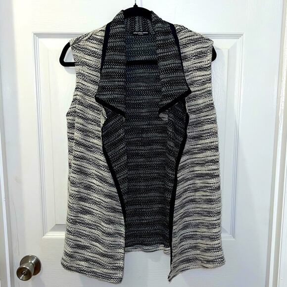 Cha Cha Vente Open Front Knit‎ Vest - Picture 1 of 5